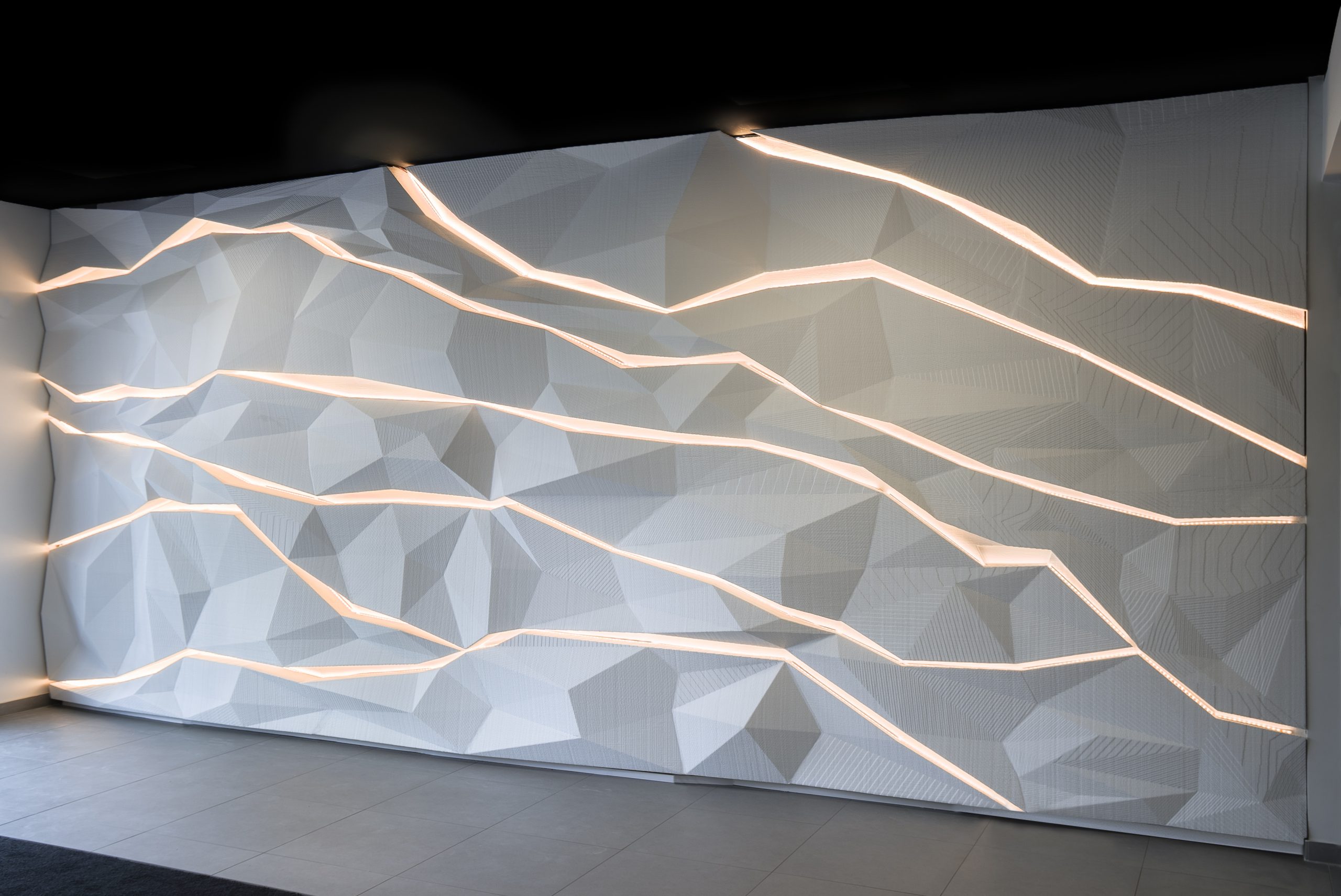 white decorative lightwall with multiple lightning, printed with a 3d printing technology