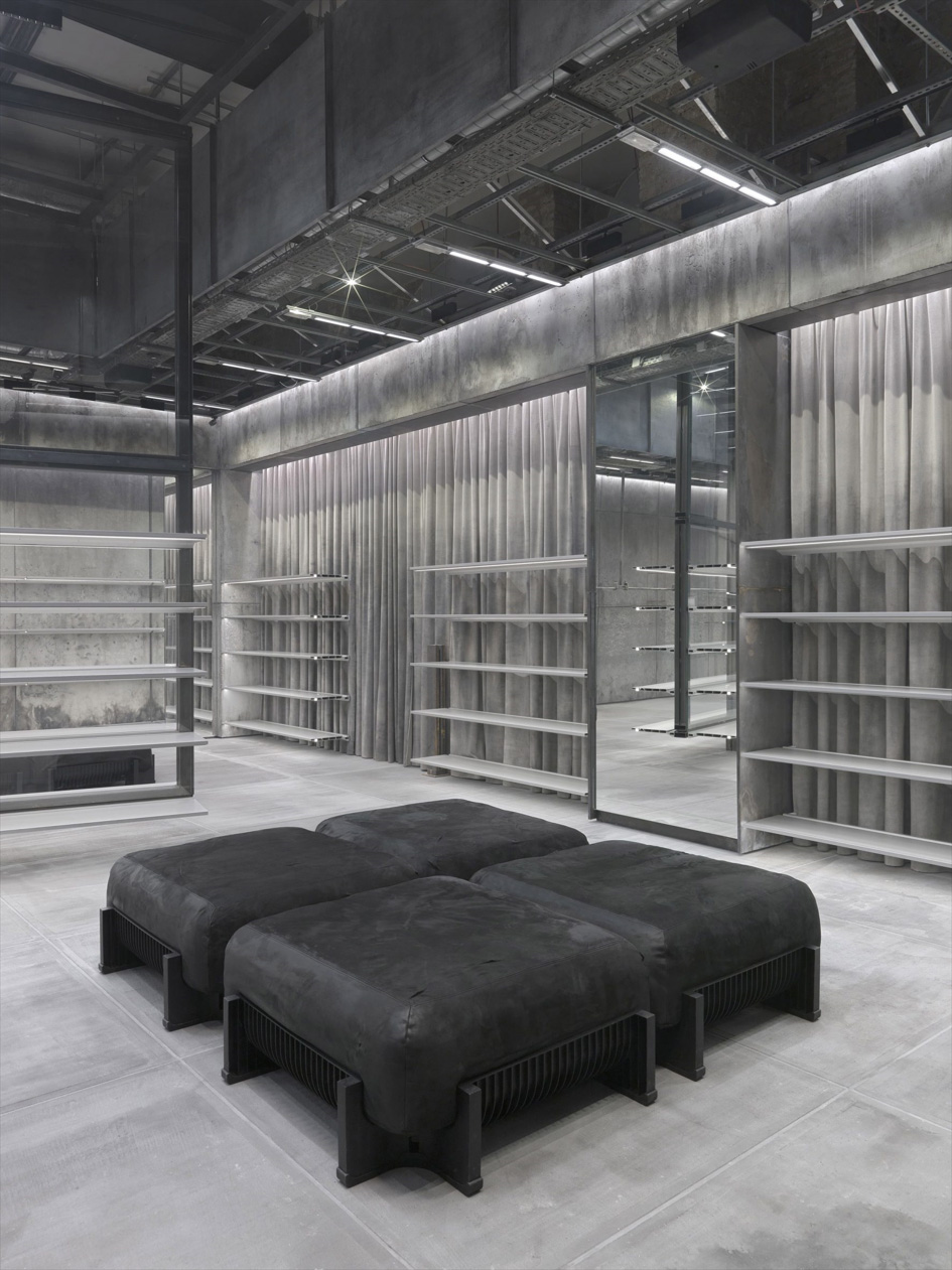 store seater